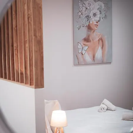 Ka Luxury Appartement Mantouki